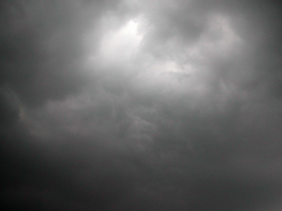要下雨了课件_第2页