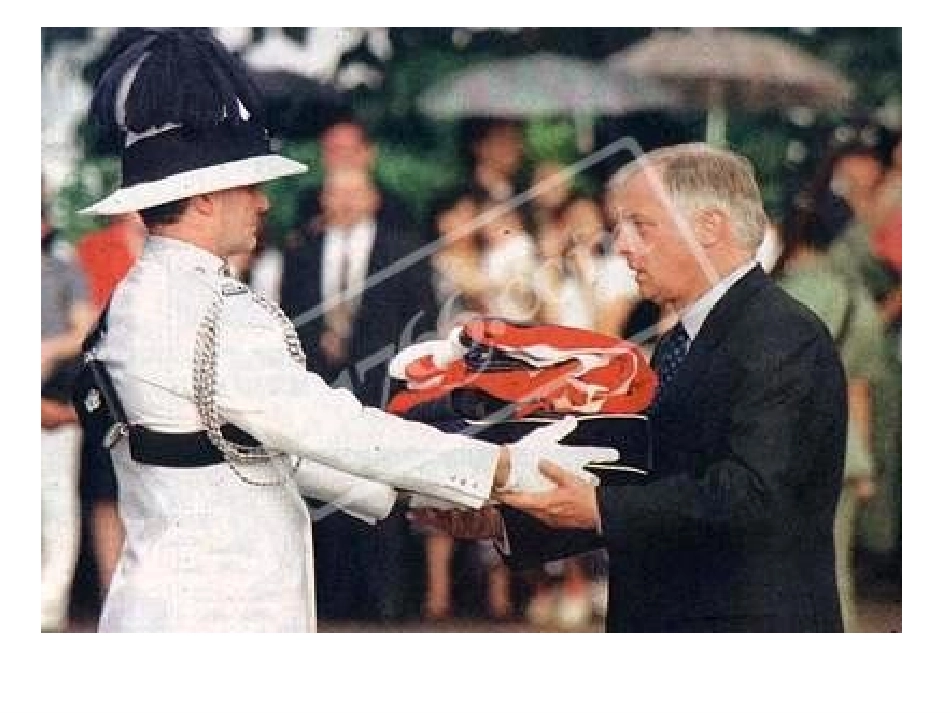 【精品课件】第十课中国恢复对香港行使主权_第2页