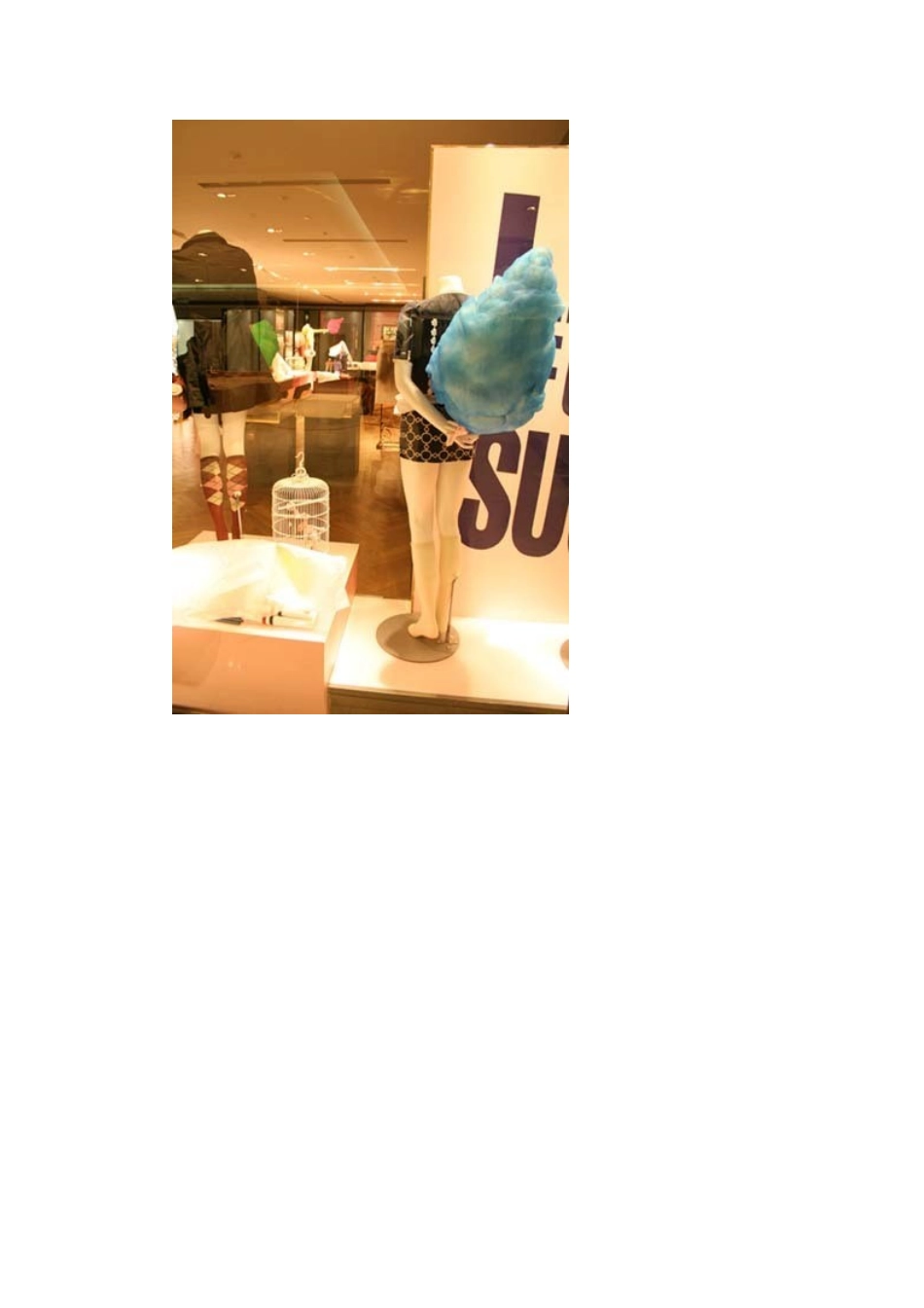 Juicy Couture店铺陈列设计赏析_第2页