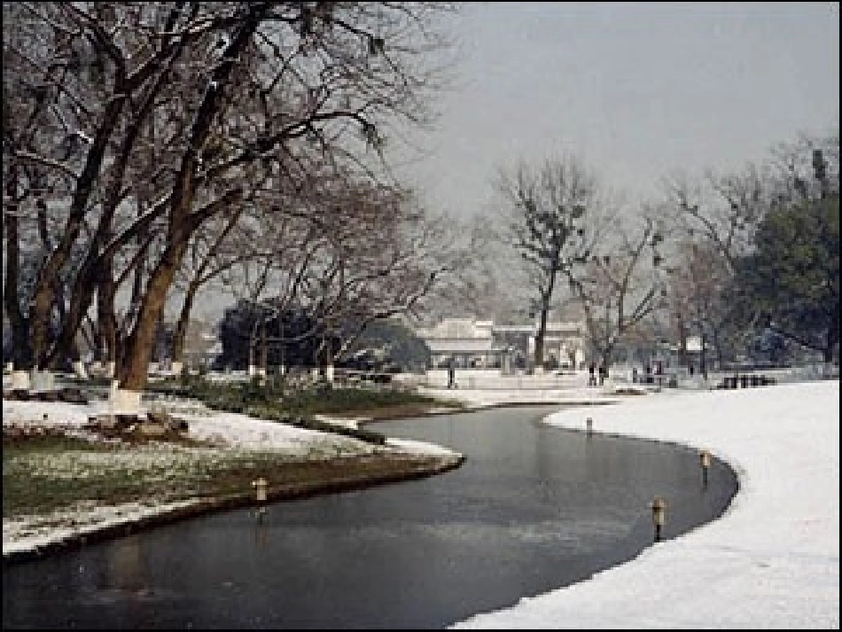 《湖心亭看雪》课件1_第1页