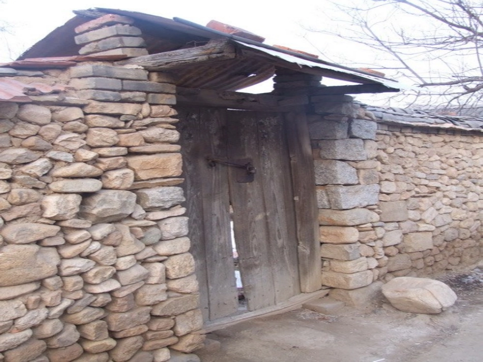 (人教版)一年级语文《哪座房子最漂亮》 (2)_第3页