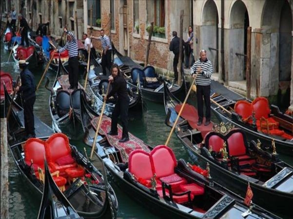 威尼斯的小艇课件1_第2页