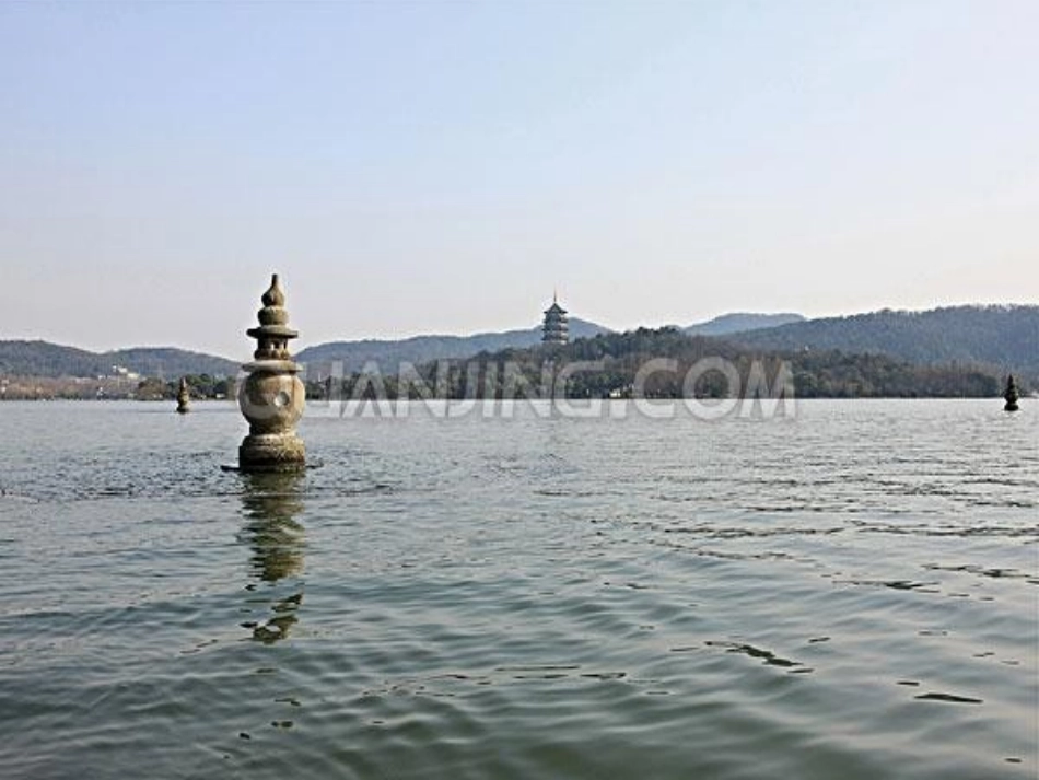 美丽的三潭印月_第2页