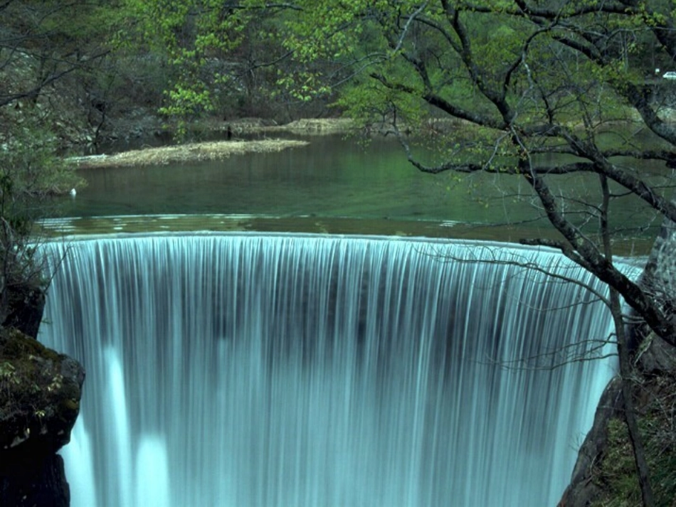 爱护水资源课件_第2页