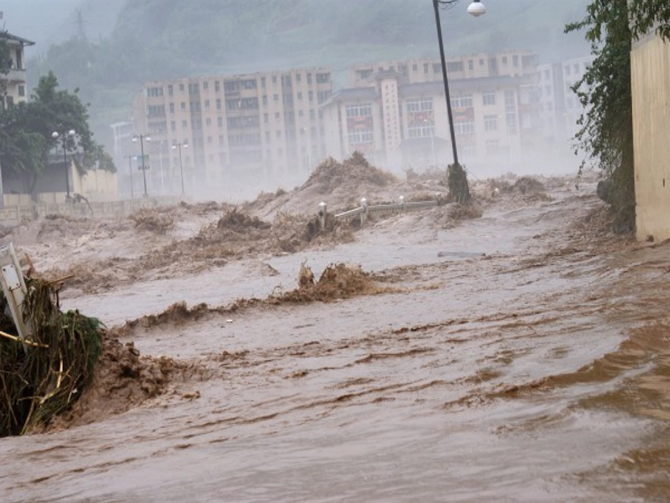 小学语文六年级下册S版《鲧禹治水》课件_第1页