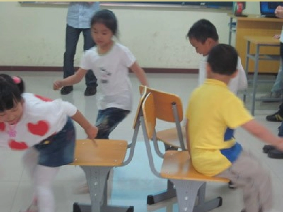 六年级下册《数学广角-鸽巢问题》课件_第2页