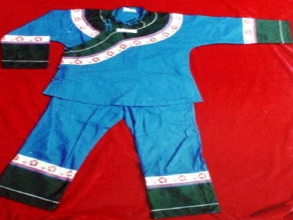 《摆手舞》PPT课件_第2页