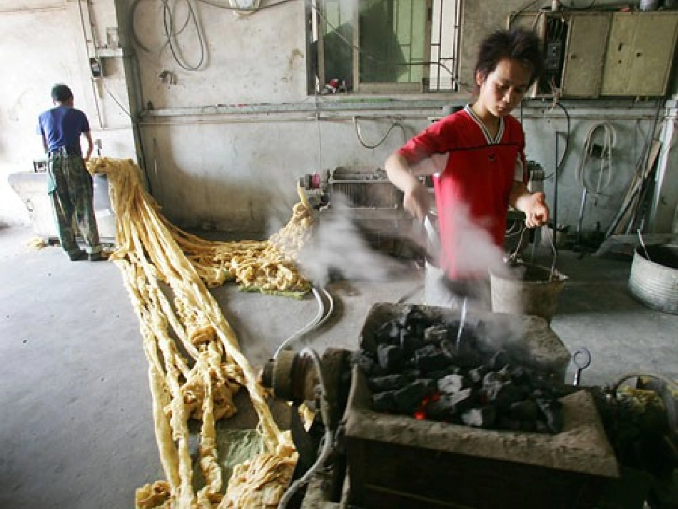 辣条辣片等垃圾食品制作过程_第3页
