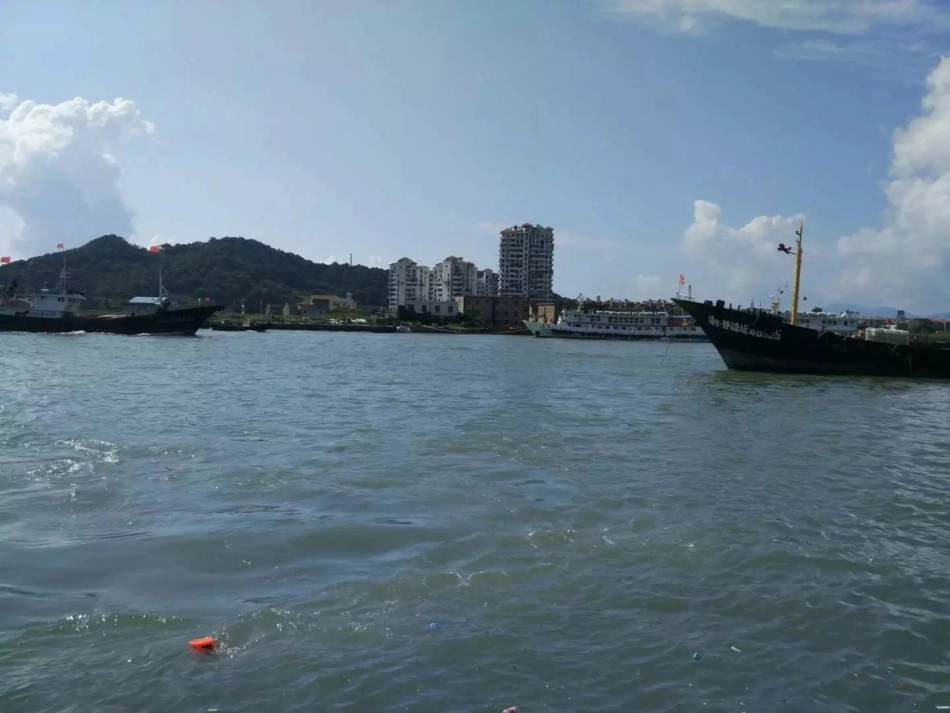 让我们一起去看海_第3页