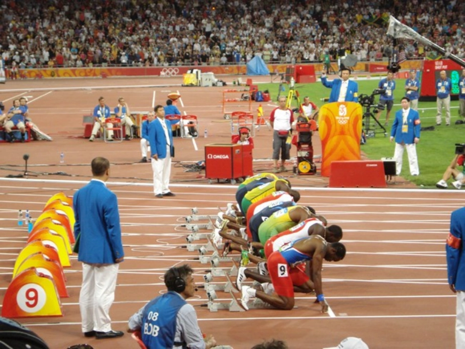 蹲踞式起跑PPT_第2页