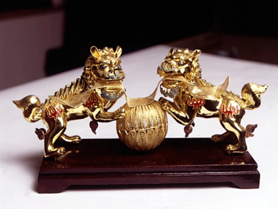 《轴对称》第一课时参考课件1_第3页