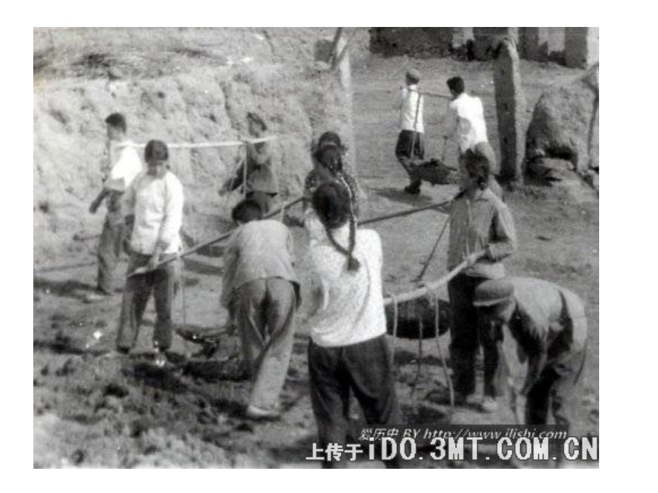 英语五年级下外研版（三起）Module1Unit1Welivedinasmallhouse课件_第3页