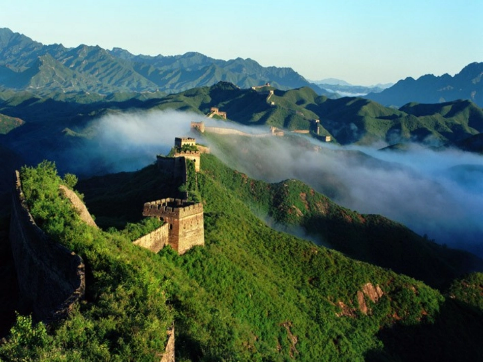 人教版四年级语文上册17长城课件_第1页