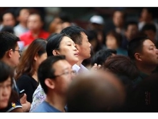 [中学联盟]江苏省常州市新北区实验学校八年级语文苏教版上册(旧)甜甜的泥土课件