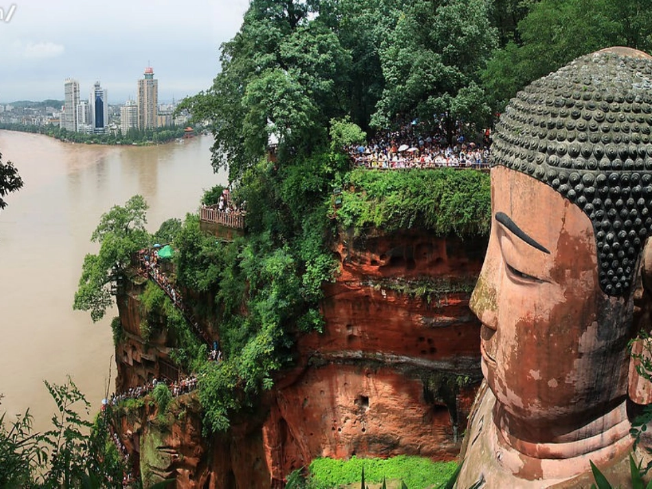 小学三年级西师版《乐山大佛PPT课件》_第2页