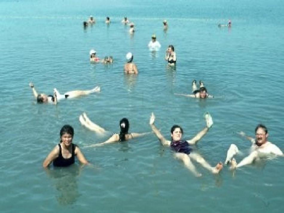 九单元课题3溶液的形成（第一课时）_第1页