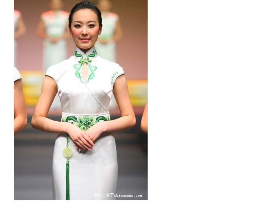 课堂礼仪(一2班会课)_第1页