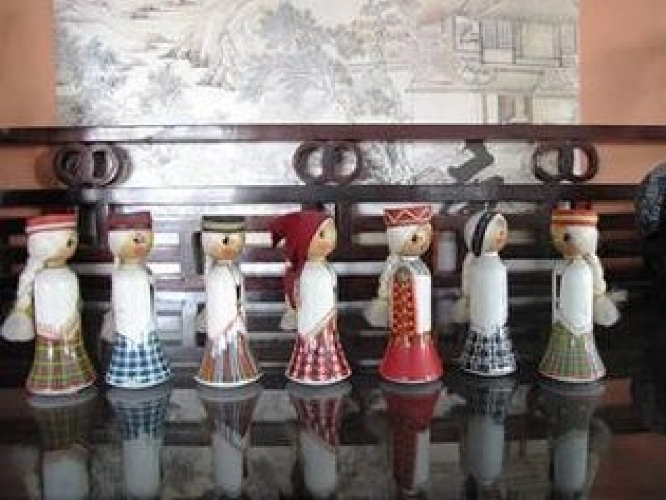 12小木偶的故事_第2页