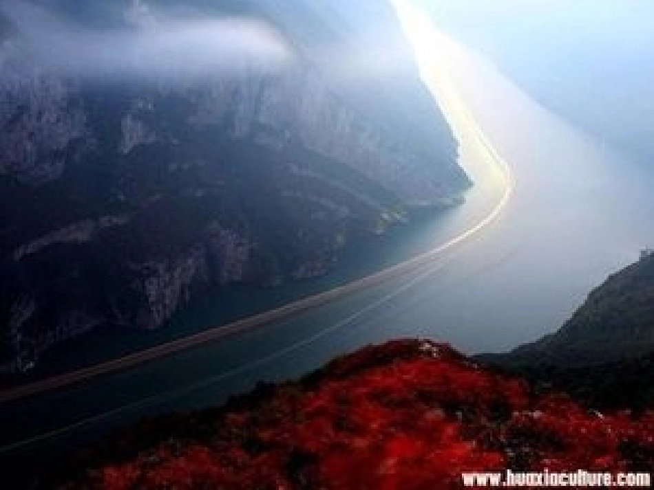 《三峡之秋》_第3页