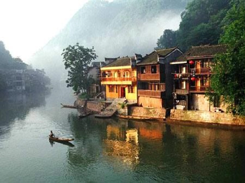 《小镇的早晨》_第2页