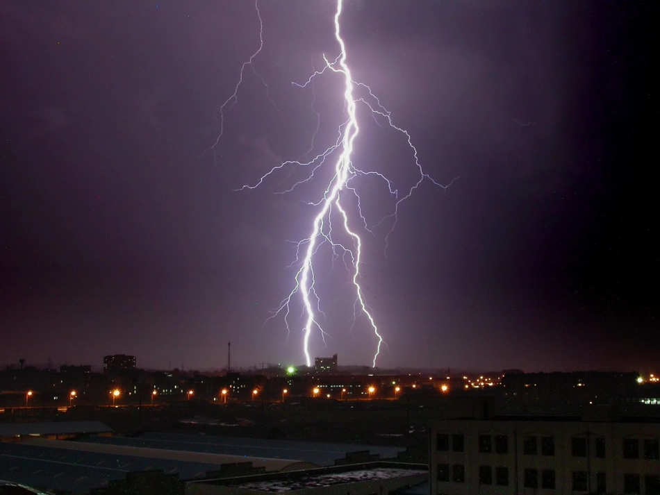 《雷雨前》课件_第3页