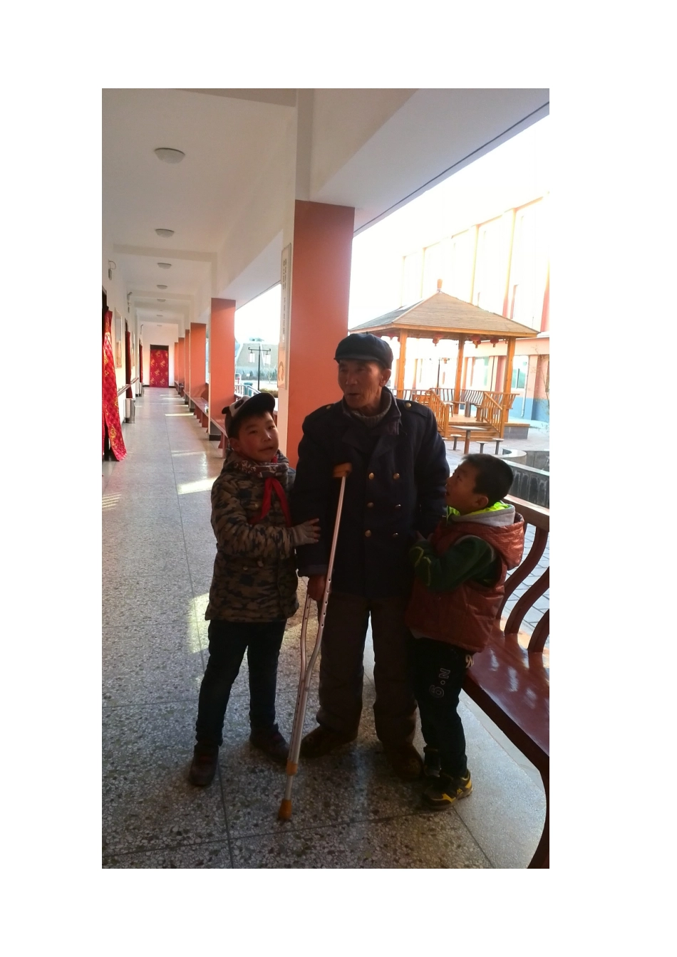 温暖带给老人将爱心传递你我_第3页