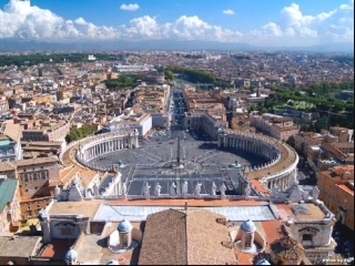 《通往广场的路不止一条》课件设计