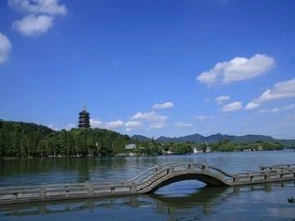 再改饮湖上初晴后雨PPT_第2页
