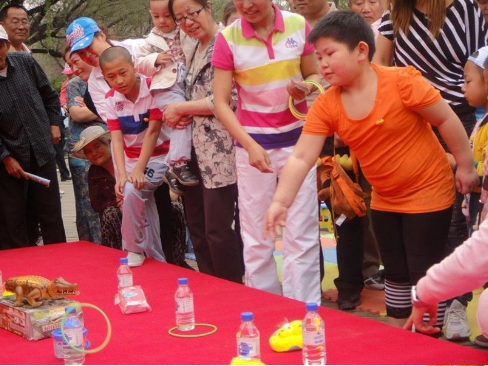 《在难忘童年》_第2页