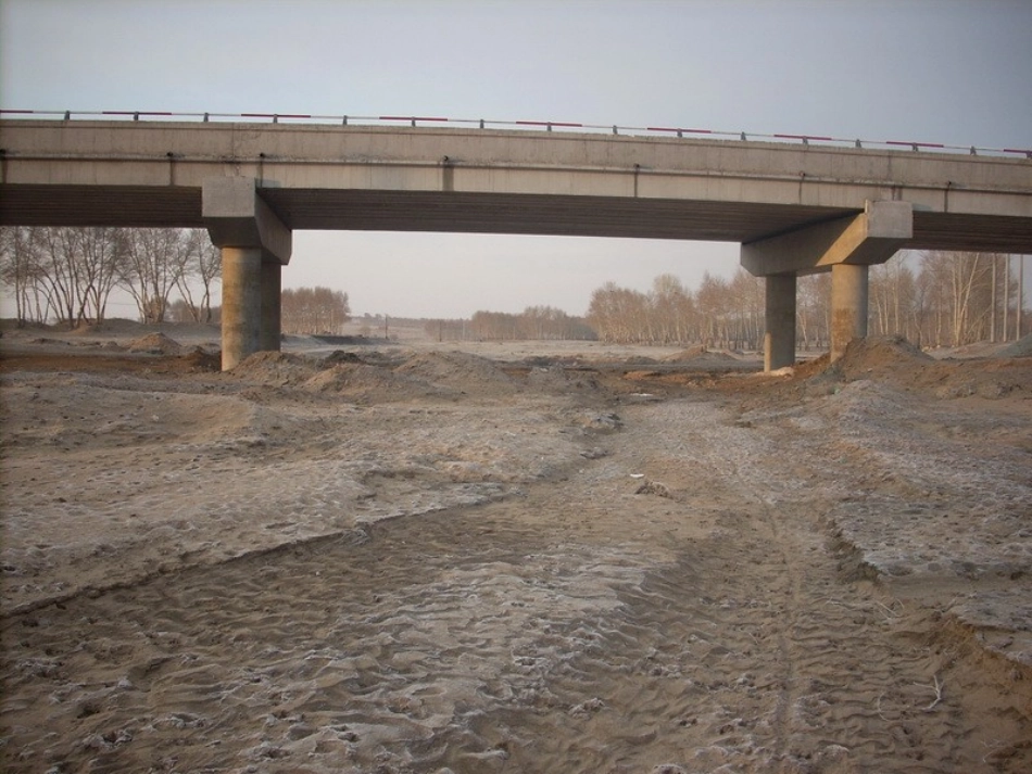 鄂教版小学科学六年级上册《升高的河床》PPT_第2页