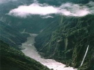 ）四年级语文上册课件+雅鲁藏布大峡谷+2