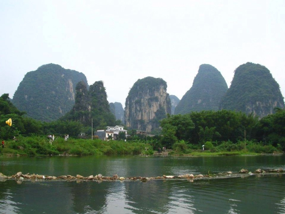 美丽的西双版纳 (2)_第2页