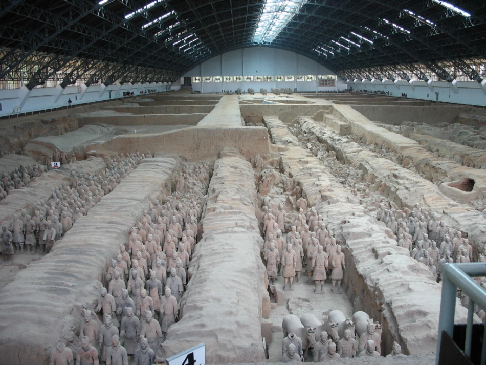 2012高中历史-1.2《第二节走向大一统的秦汉政治》课件200-人民版必修1_第2页