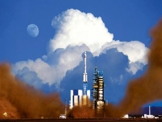 32.太空生活趣事多