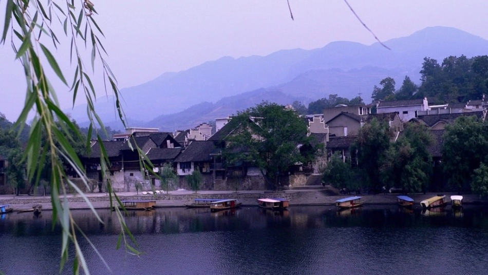 四边城(节选)_第2页