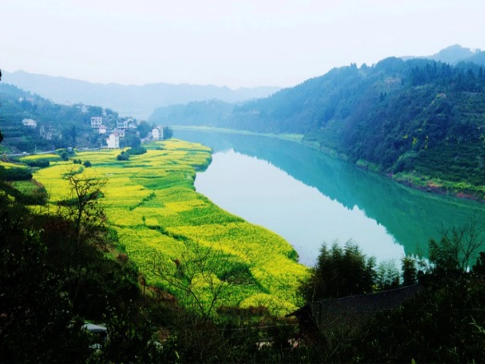 《一个小村庄的故事》PPT_第2页