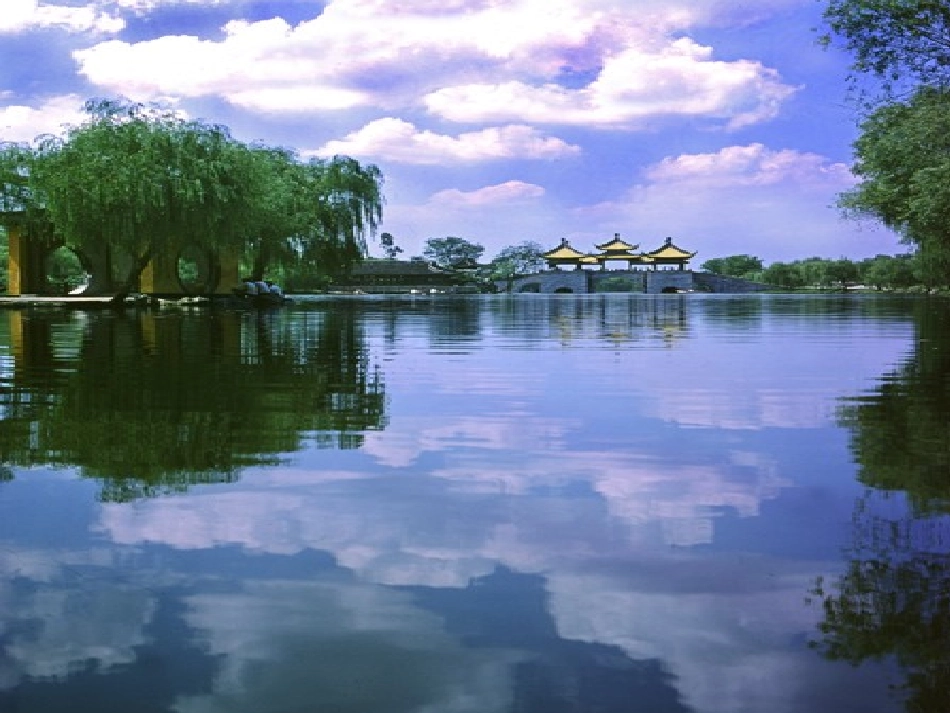 (2013)编辑好的《清澈的湖水》课件8_第3页