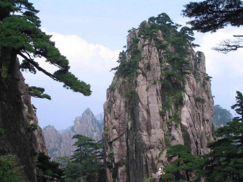 爬天都峰 (3)_第1页