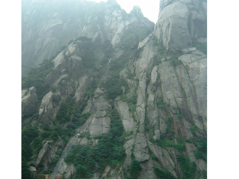 3爬天都峰 (3)_第2页