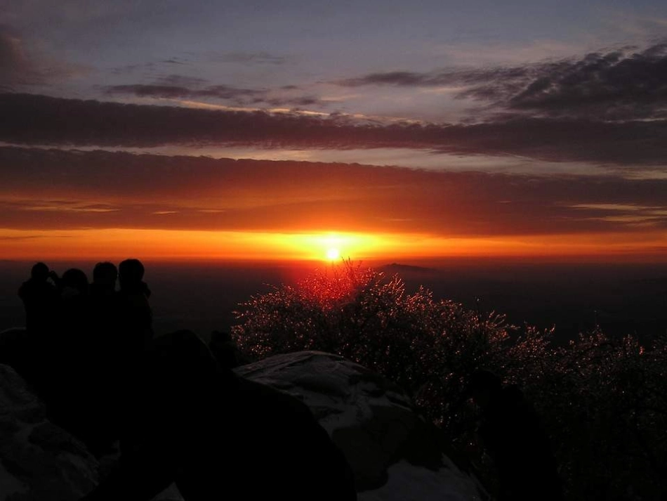 北师大版八年级语文初二上册第2课泰山日出PPT课件_第3页