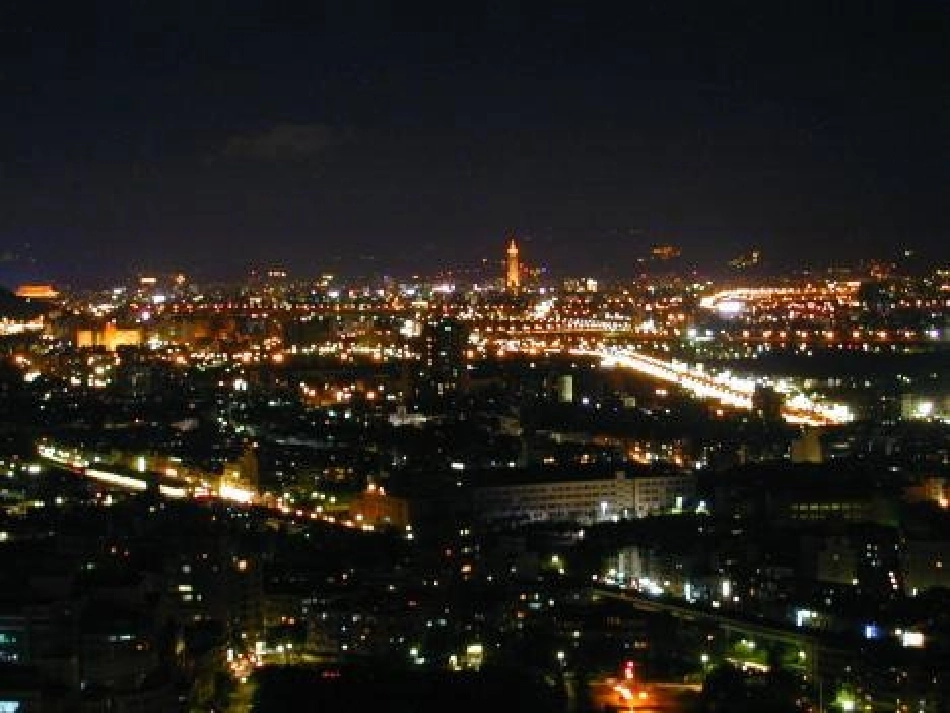 (部编)人教语文2011课标版一年级下册一年级下册语文《静夜思》第一课时课件_第2页