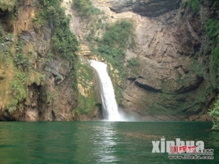 人教版小学语文二年级下册《泉水》课件