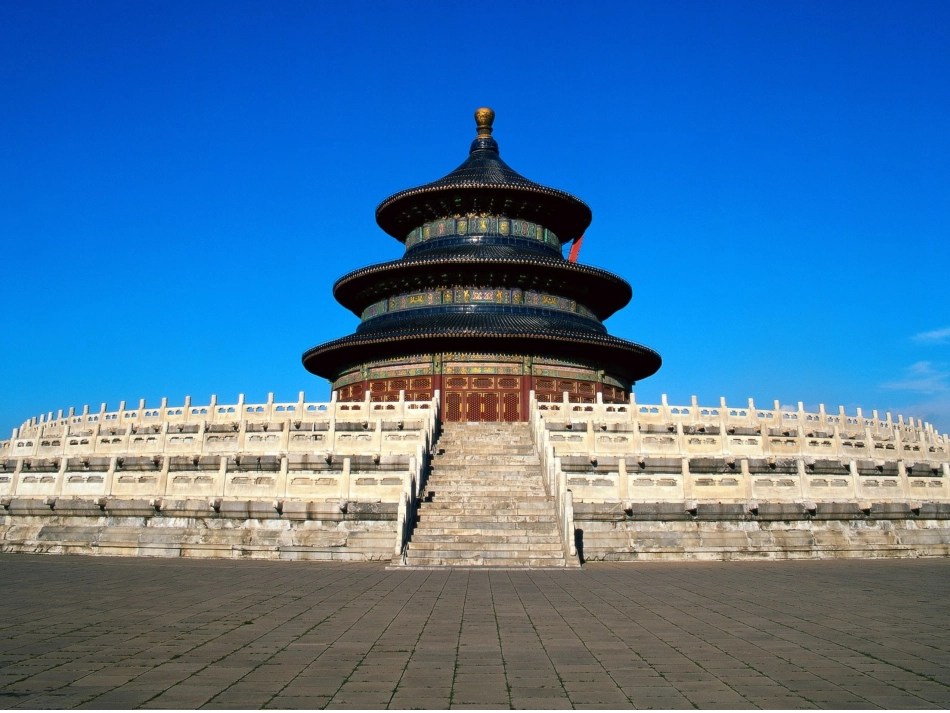 北师大版数学三年级下册《轴对称图形》_第3页