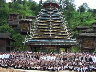 小学五年级音乐《迷人的火塘》 (2)