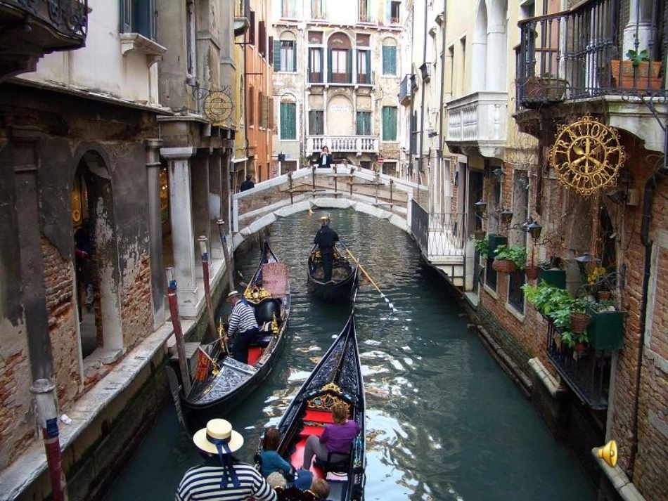 《桑塔露琪亚》课件_第2页