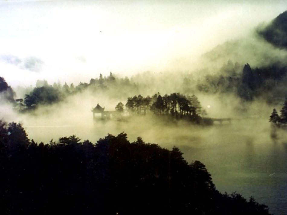 《庐山的云雾》课件_第2页