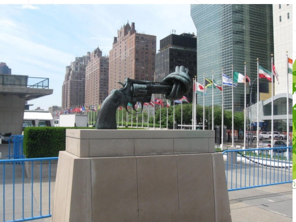 政治生活第八课_第2页