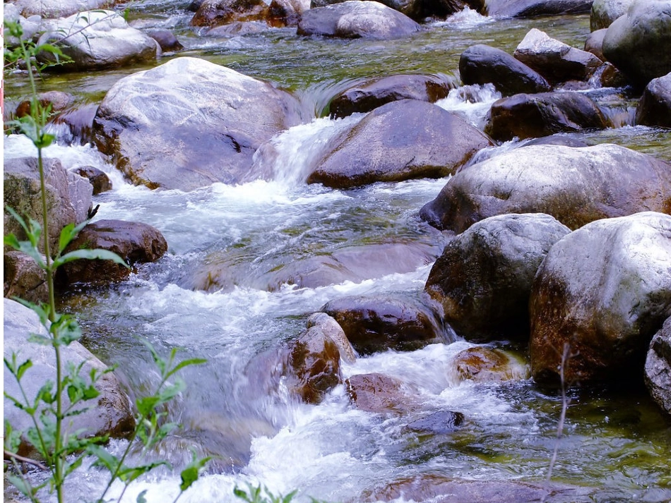 《勇敢的小溪》教学课件_第3页