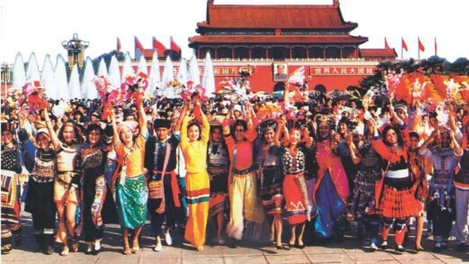 (部编)人教2011课标版一年级上册我爱祖国_第2页