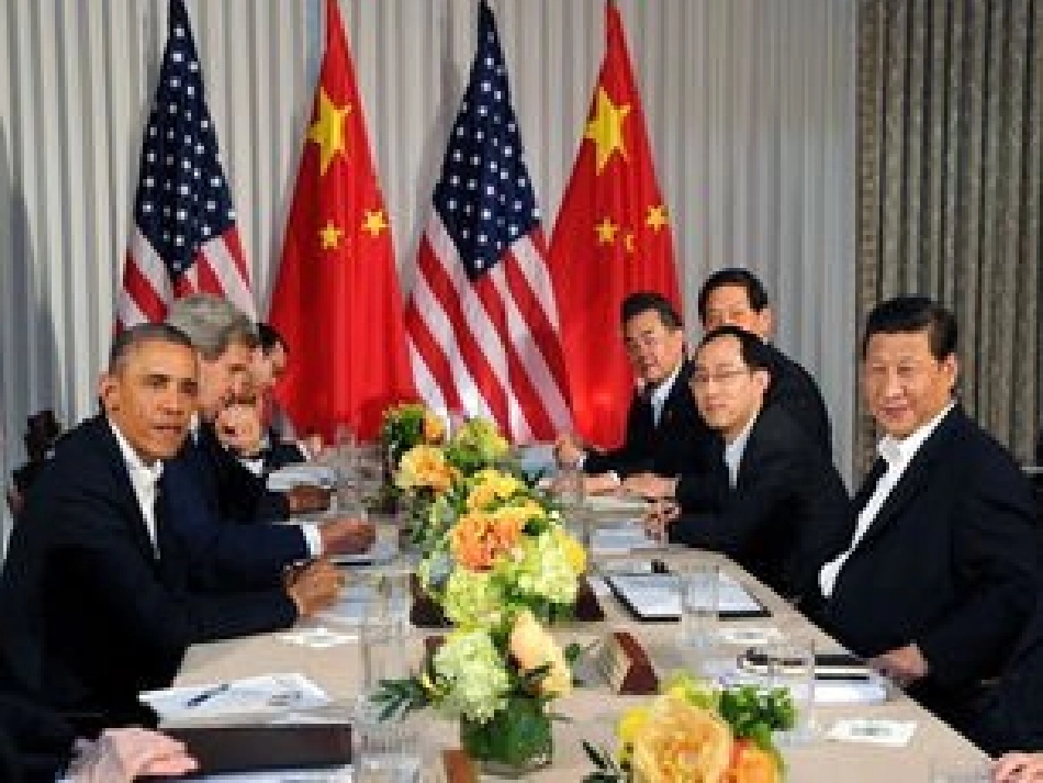 8-2我国处理国际关系的决定性因素：国家利益_第1页